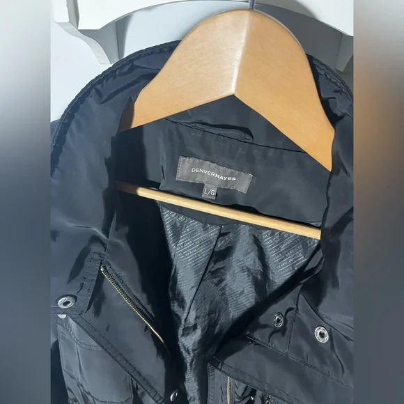 Wind breaker jacket - Picture 2 of 3